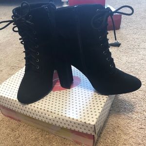 Black FALL/WINTER Heeled Boots